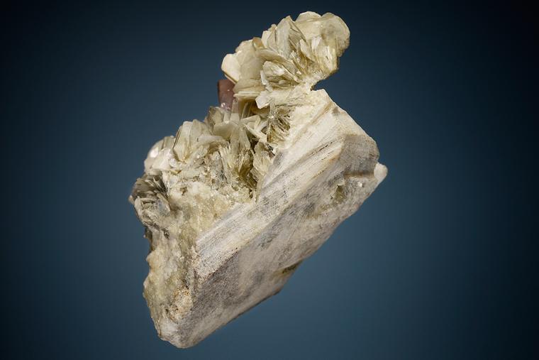 APATITE on MUSCOVITE