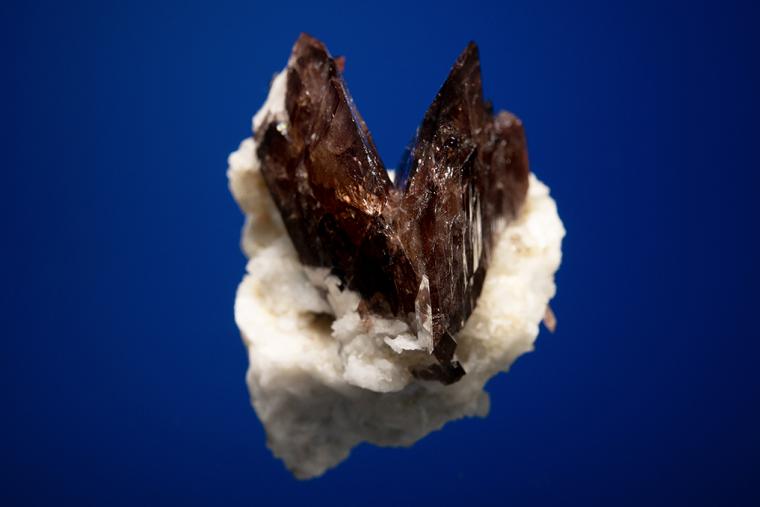 AXINITE