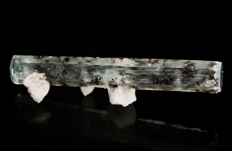 BERYL with TANTALITE-(Mn)