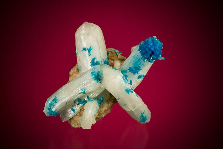 CAVANSITE on STILBITE