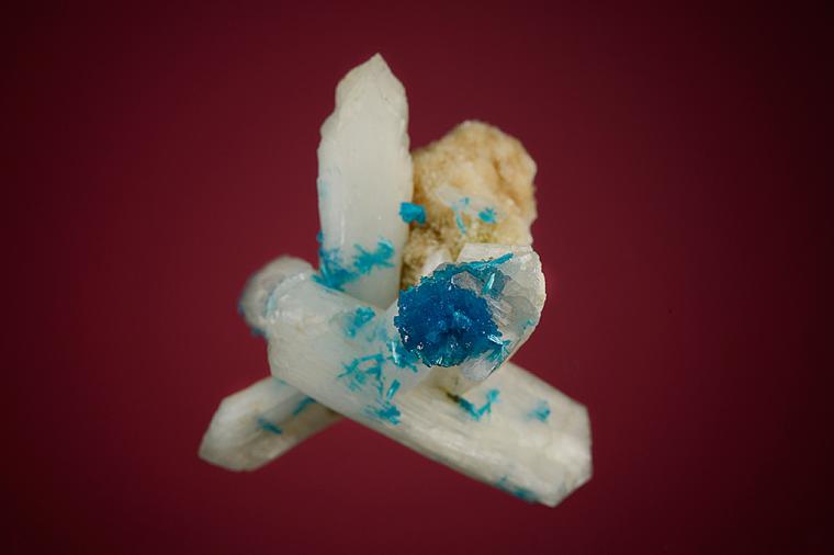 CAVANSITE on STILBITE