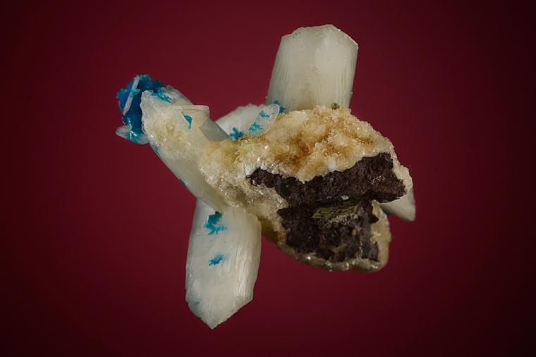 CAVANSITE on STILBITE