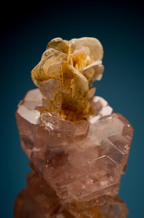 APATITE with MUSCOVITE