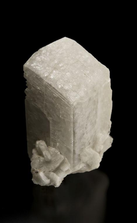 MICROCLINE (Baveno twin)