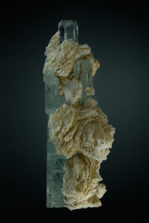 BERYL var. Aquamarine with ALBITE and FERROWODGINITE