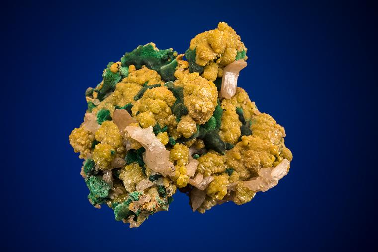 PYROMORPHITE with CERUSSITE on MALACHITE