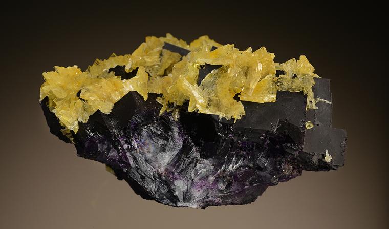 BARITE on FLUORITE