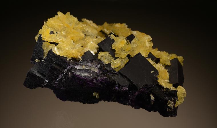 BARITE on FLUORITE