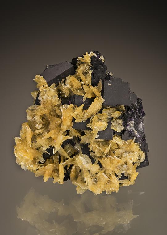 BARITE on FLUORITE