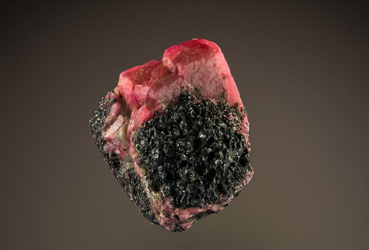 RHODONITE with FRANKLINITE
