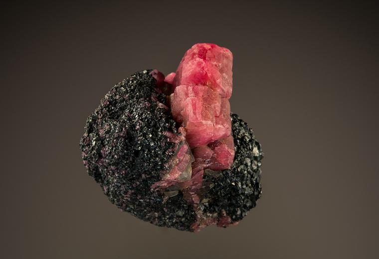 RHODONITE with FRANKLINITE