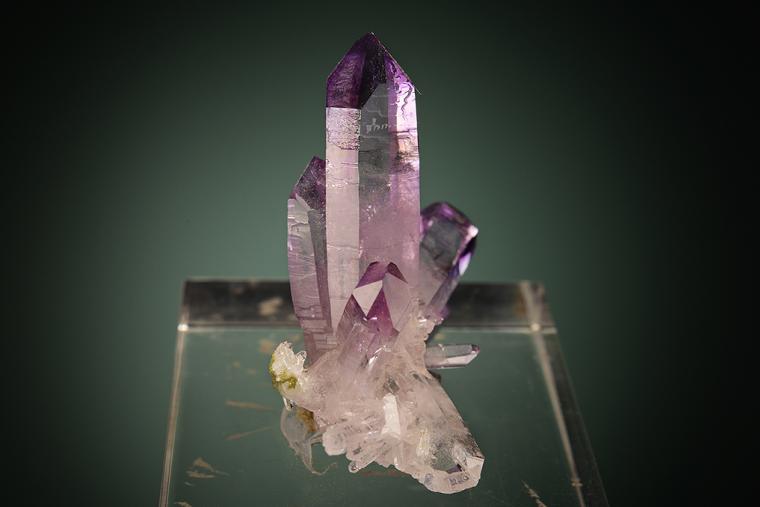 QUARTZ var. Amethyst