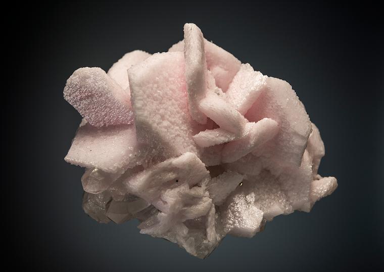 manganoan CALCITE on QUARTZ