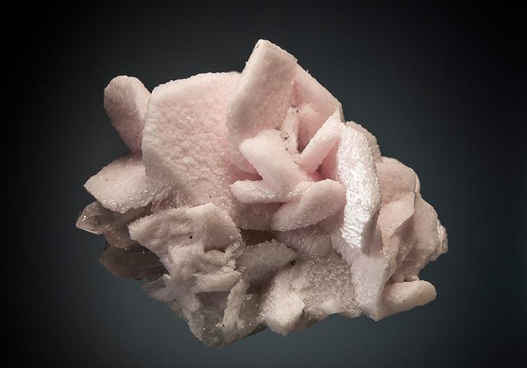 manganoan CALCITE on QUARTZ
