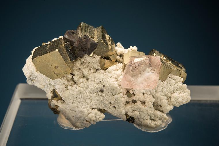 FLUORITE with SPHALERITE and PYRITE