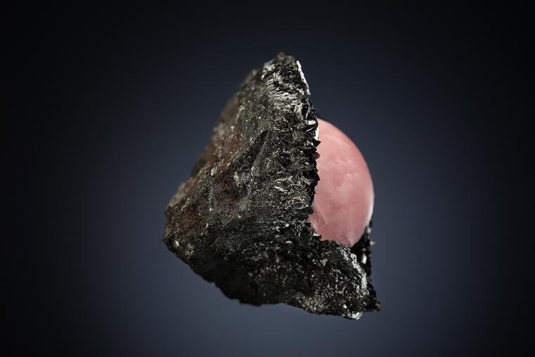 RHODOCHROSITE on MANGANITE