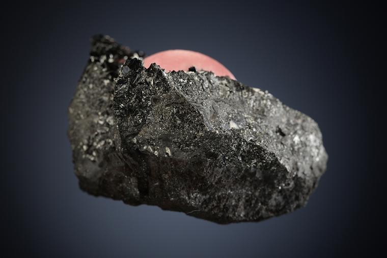 RHODOCHROSITE on MANGANITE