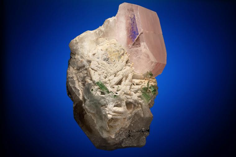 BERYL var. Morganite