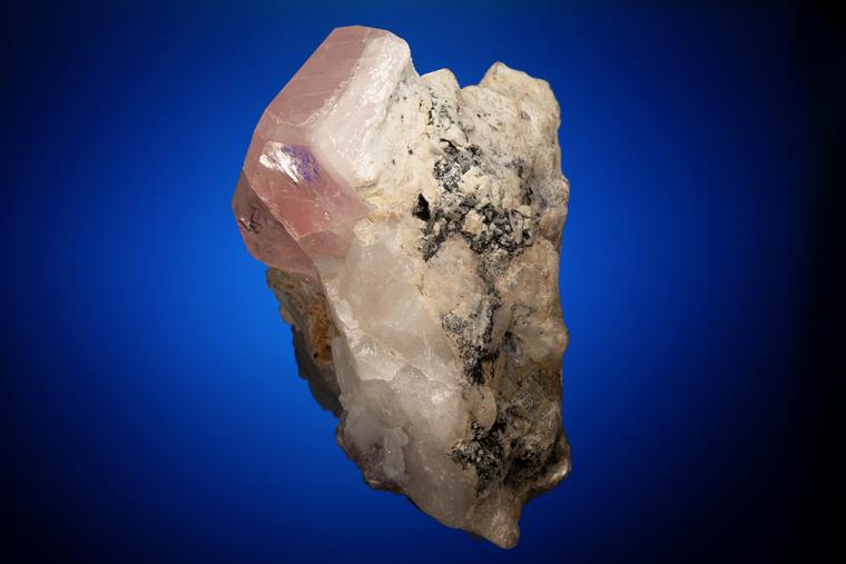 BERYL var. Morganite