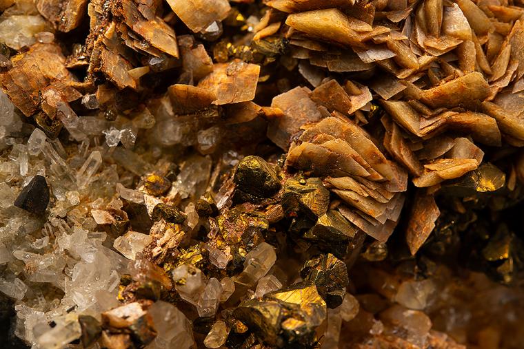 SIDERITE with CHALCOPYRITE on QUARTZ