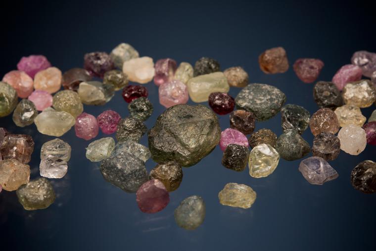 CORUNDUM var. Sapphire