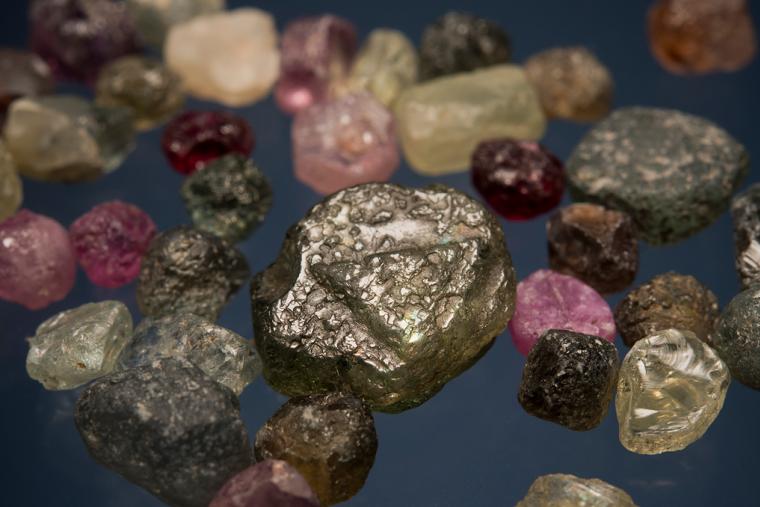 CORUNDUM var. Sapphire