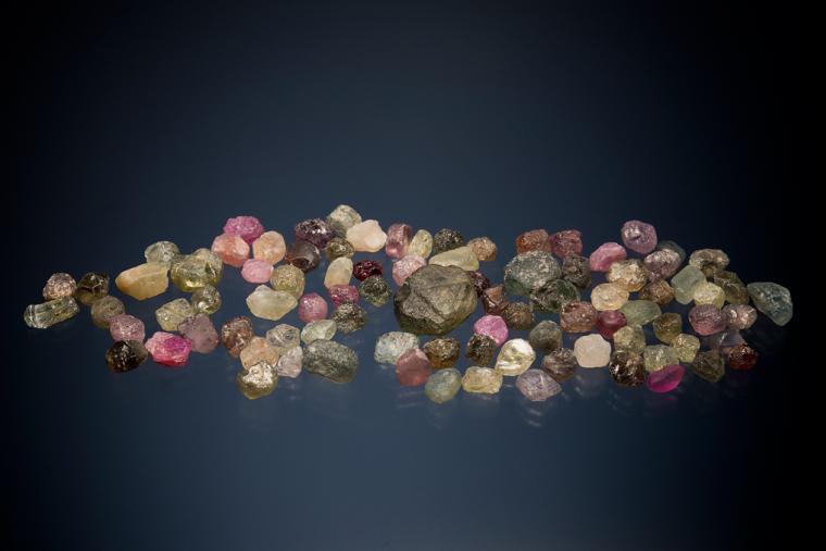 CORUNDUM var. Sapphire