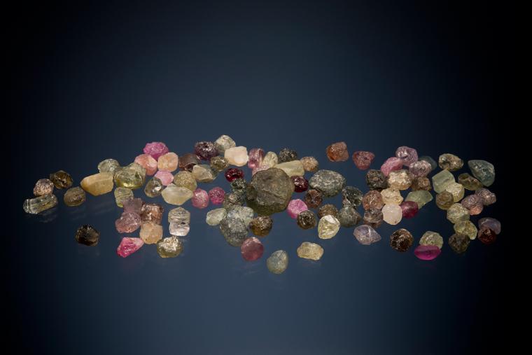 CORUNDUM var. Sapphire
