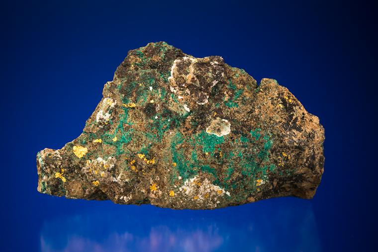 GOLD with ATACAMITE