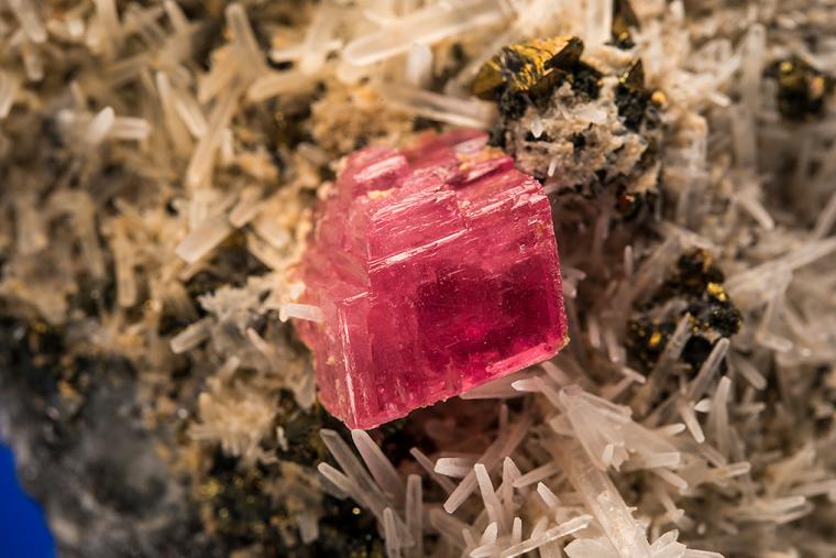 RHODOCHROSITE on QUARTZ