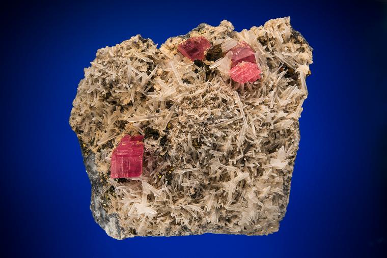 RHODOCHROSITE on QUARTZ