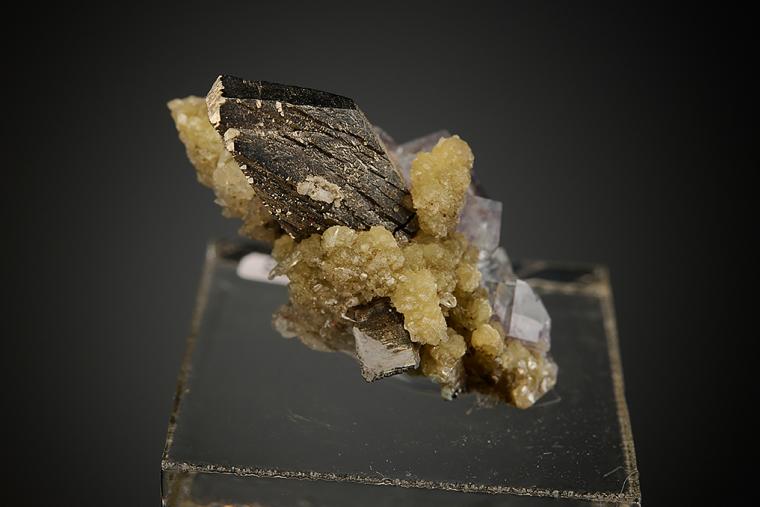 ARSENOPYRITE on FLUORITE