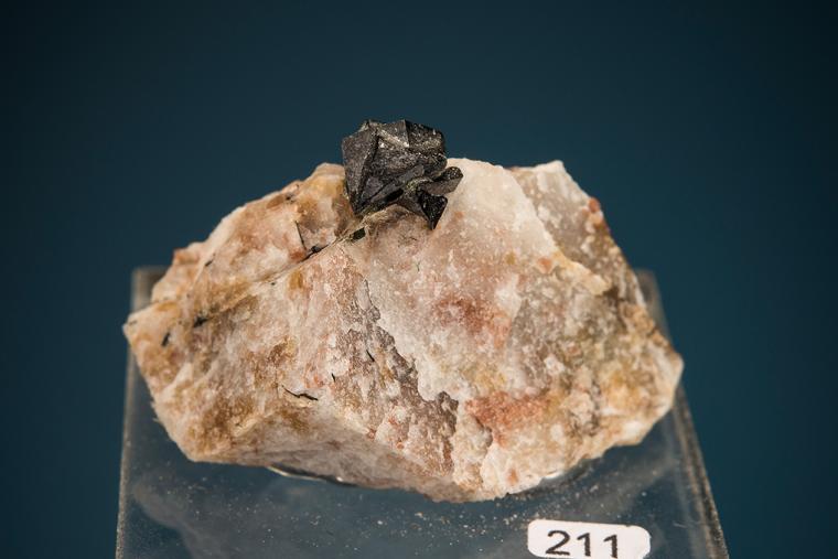 LOPARITE-(Ce)