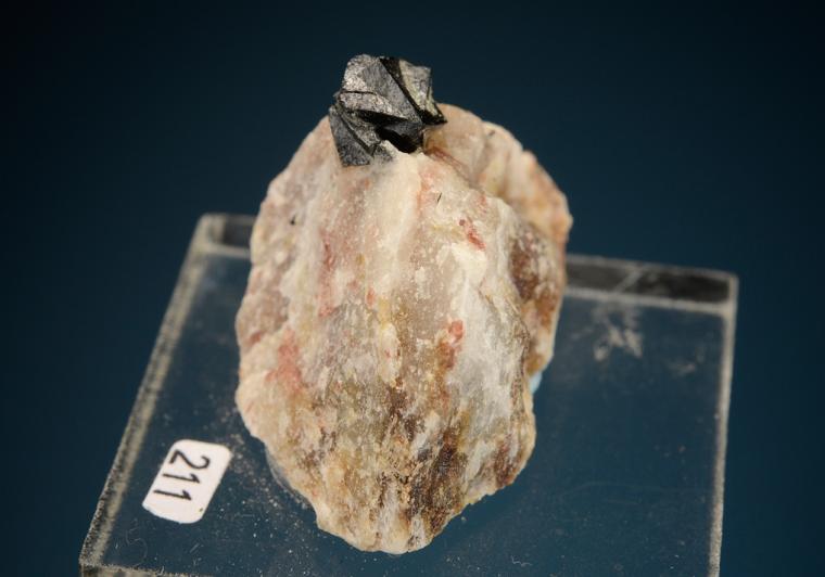 LOPARITE-(Ce)