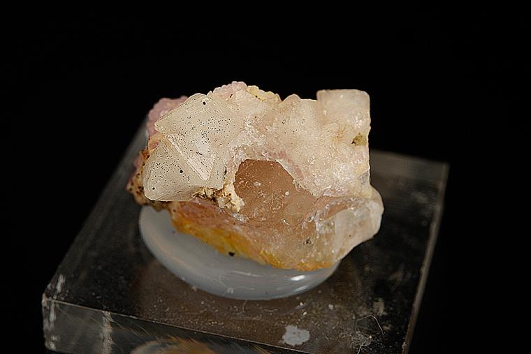 WARDITE on QUARTZ var. Rose QUARTZ