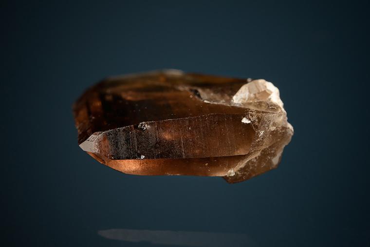 QUARTZ var. Smoky (Japan-law twin)