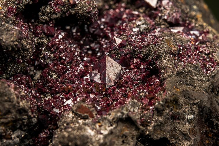 CUPRITE with DELAFOSSITE