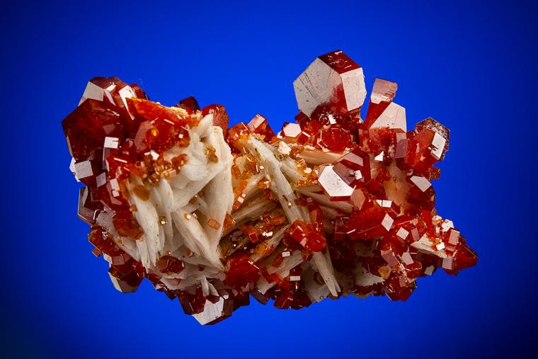 VANADINITE on BARITE