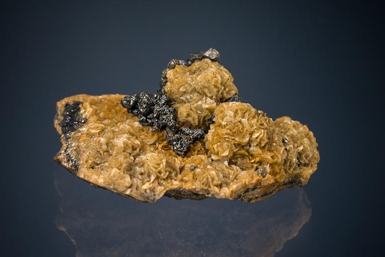 ACANTHITE on SIDERITE