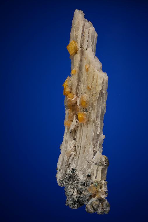 SMITHSONITE on QUARTZ