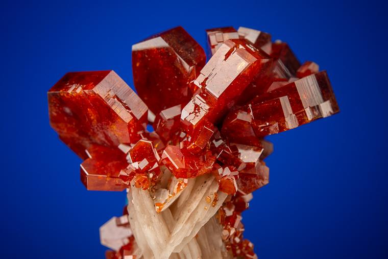 VANADINITE on BARITE