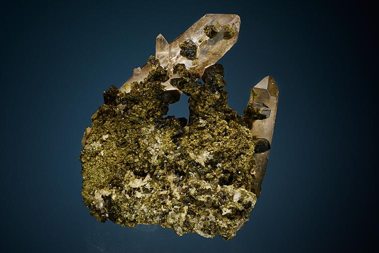 QUARTZ on EPIDOTE