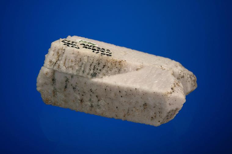 MICROCLINE (Baveno twin)