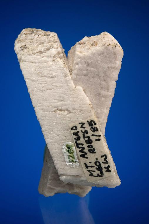 MICROCLINE (Baveno twin)