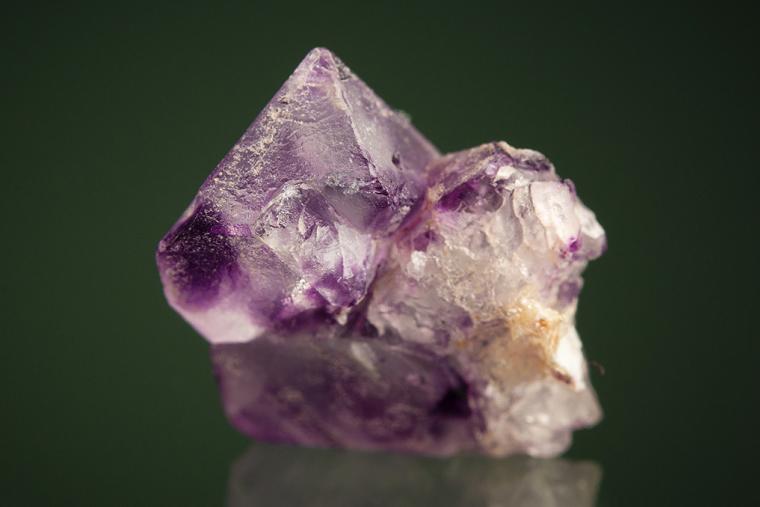 BERYL var. Aquamarine on FLUORITE (SPINEL twin)