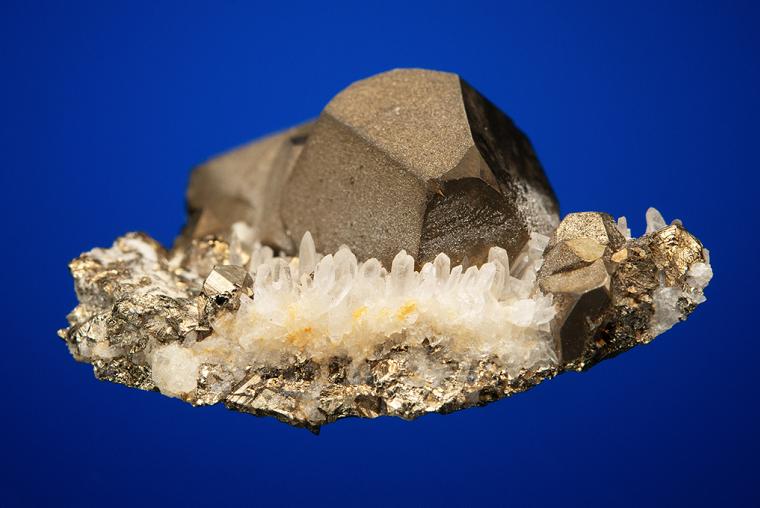 PYRITE on QUARTZ