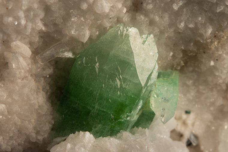 GOOSECREEKITE with APOPHYLLITE (repaired)