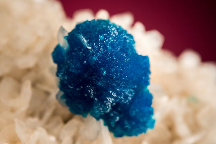CAVANSITE on STILBITE