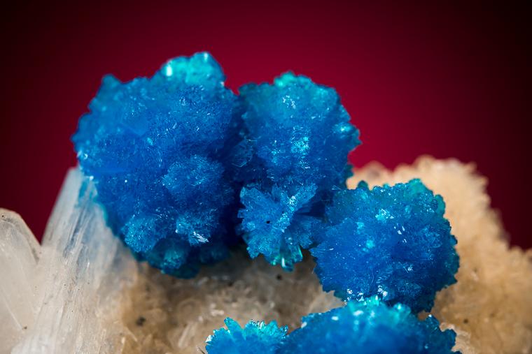 CAVANSITE on STILBITE