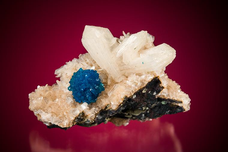 CAVANSITE on STILBITE